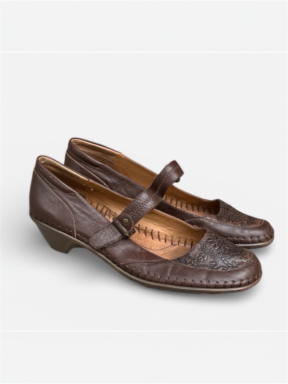 Easy Spirit “Ebbyt” Leather Embossed Mary Jane in Brown Size 8 1/2